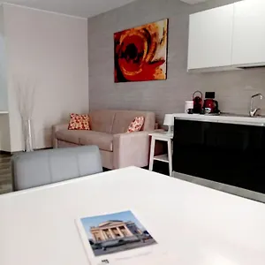 Appartamento Central Beautiful Flat A Pochi Passi Dal Lago, Côme